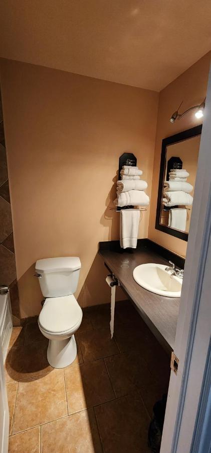 Viking Inn Gimli Екстериор снимка