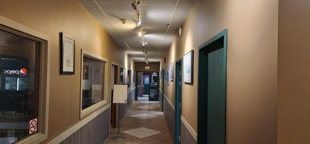 Viking Inn Gimli Екстериор снимка